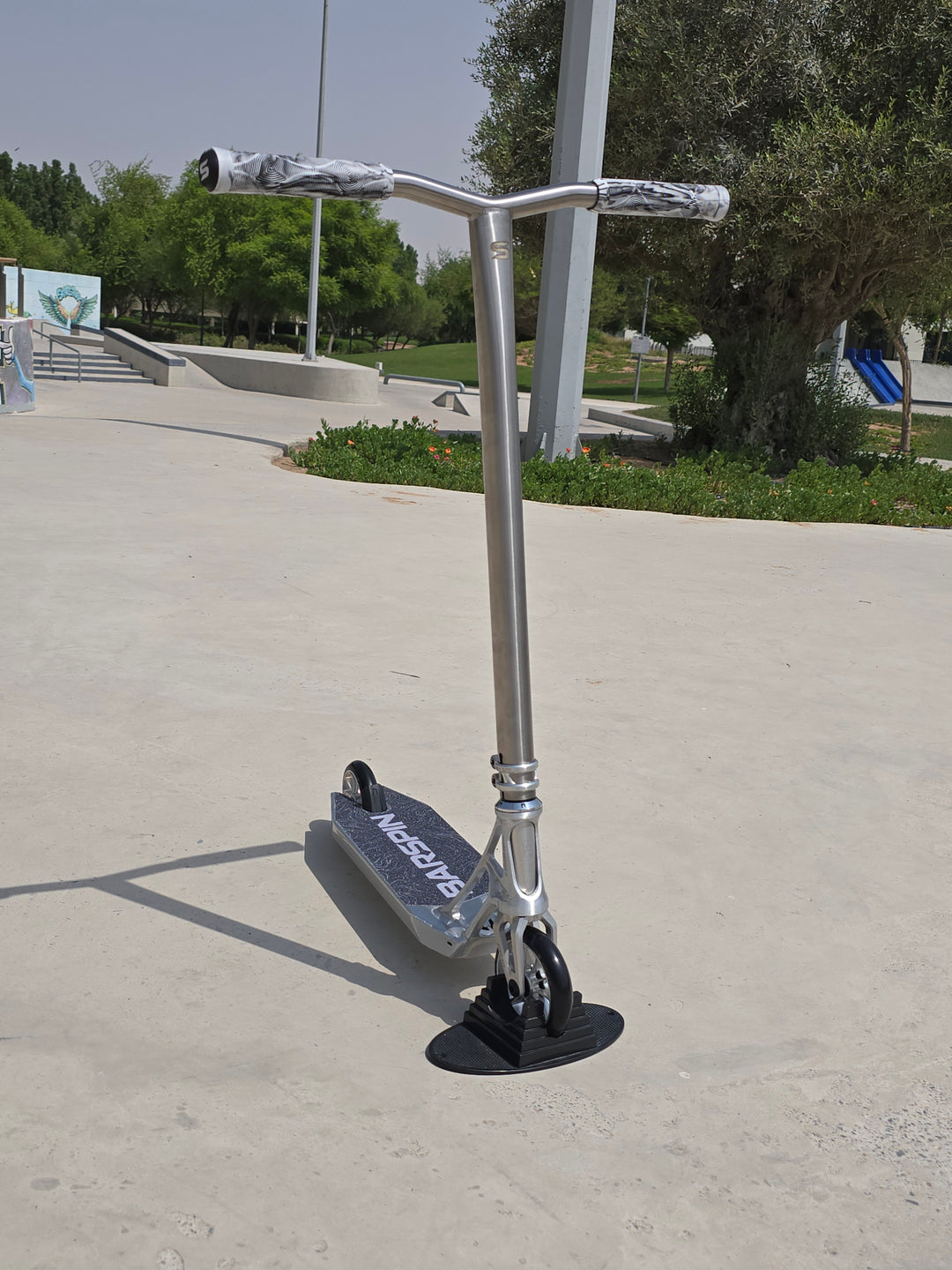 Custom Park Scooter — Pandemonium V2 / Titanium — 2.5 kg
